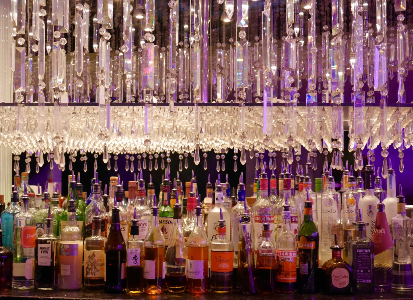 Fun things to do in Vegas: 7 absolute must-dos to ROCK your trip | Las Vegas - Chandelier Bar