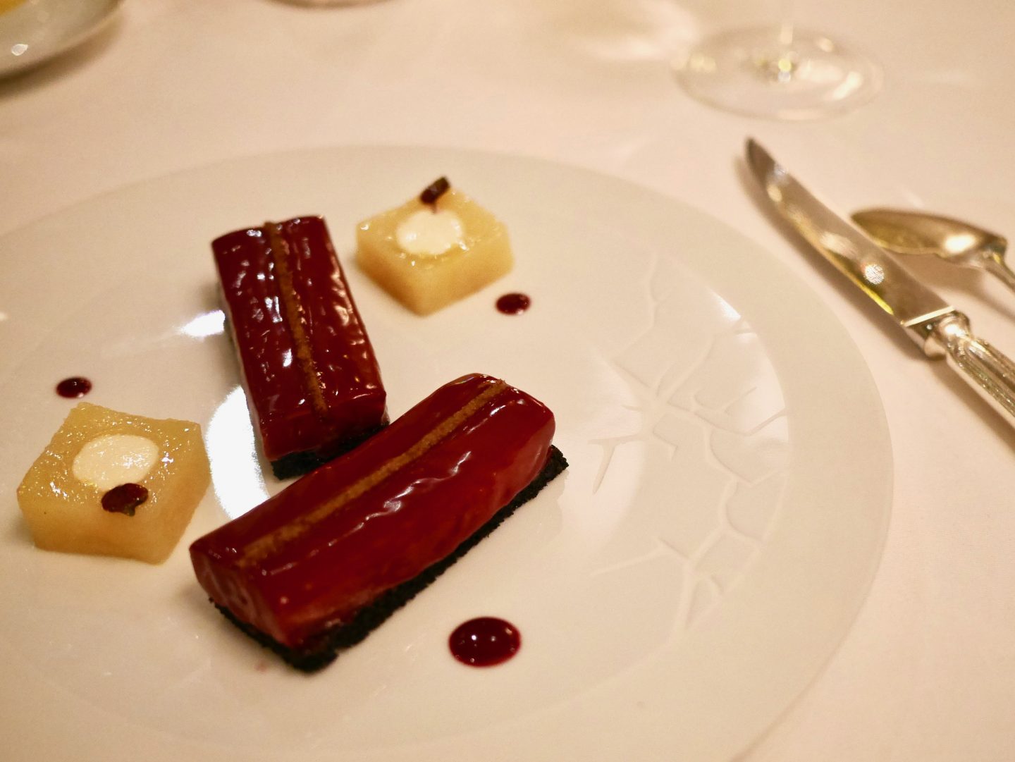 Le Cinq: Three Michelin star dining in Paris